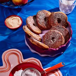 Beignets de pommes à l&rsquo;avoine, trempette au skyr