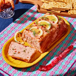 Bûche salée à la mousse de crevettes et au saumon fumé