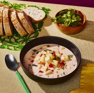 Chaudrée de fromage du Sonora : la soupe mexicaine fondante aux poivrons grillés