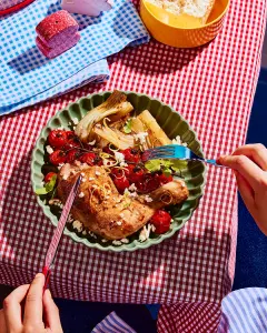 Cuisses de poulet, fenouil et tomates au feta