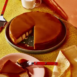Flan au fromage à la crème et dulce de leche : le dessert qui fait toujours son effet