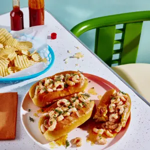 Guédilles aux crevettes : la recette facile au beurre aromatisé