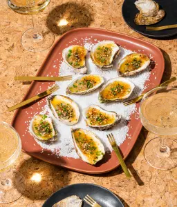 Huîtres chaudes au beurre miso : une entrée raffinée et facile