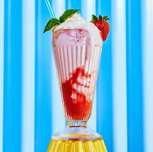 Lait frappé aux fraises et basilic : l'alliance parfaite pour l'été