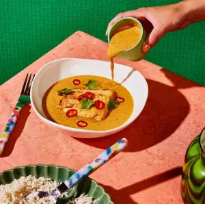 Morue grillée, sauce au cari thaï et à la crème de coco