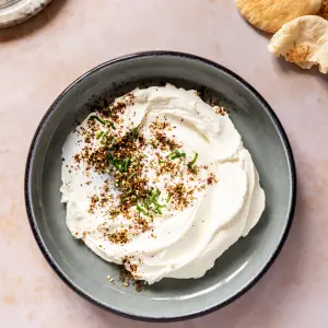 Notre Recette Facile de Labneh Maison : Un Fromage Frais et Crémeux
