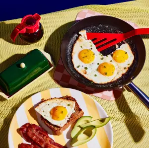 Œufs poêlés à la crème : la recette express du petit-déjeuner réconfortant