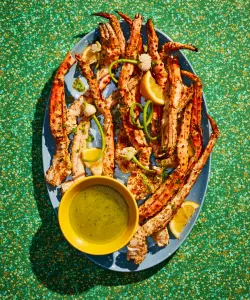 Pattes de Crabe au Barbecue : Recette Facile avec Sauce à la Fleur d'Ail