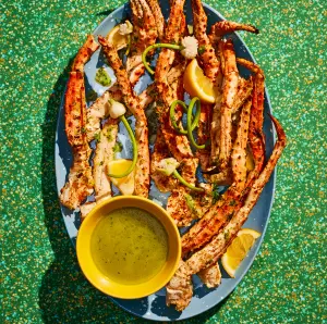 Pattes de Crabe au Barbecue : Recette Facile avec Sauce à la Fleur d'Ail
