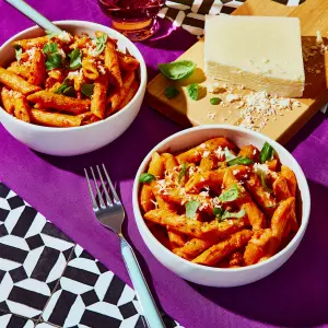 Pennes sauce rosée à la vodka : la recette classique et crémeuse