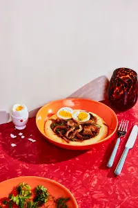 Polenta crémeuse aux champignons et œufs mollets : un plat réconfortant