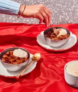 Pouding au Panettone, Rhum et Crème Espresso : Un Dessert Réconfortant