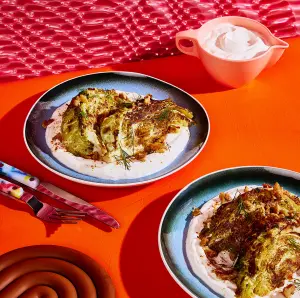 Quartiers de chou rôtis au beurre aux anchois et yogourt citronné