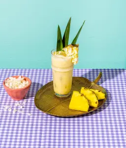 Recette Facile de Mocktail Pina Colada Maison : Fraîcheur Tropicale Sans Alcool