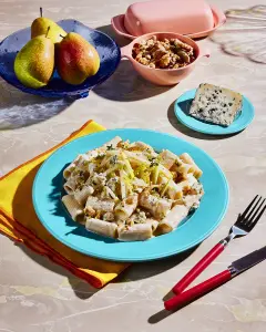 Rigatonis au fromage bleu et aux poires : une sauce crémeuse prête en 30 minutes