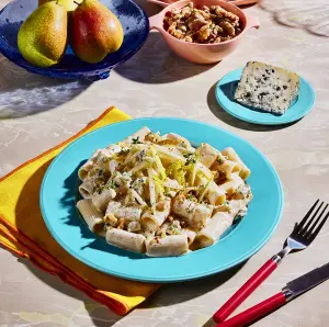 Rigatonis au fromage bleu et aux poires : une sauce crémeuse prête en 30 minutes