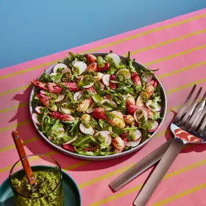 Salade de roquette et radis rôtis au miel : une fraîcheur inattendue