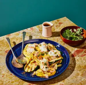 Salade de zucchinis grillés au BBQ et haricots jaunes : une fraîcheur estivale