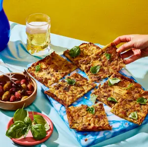 Scarpaccia aux courgettes, pommes de terre et fromage vieilli