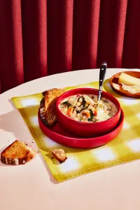 Soupe réconfortante aux haricots blancs, pancetta et chou frisé