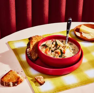 Soupe réconfortante aux haricots blancs, pancetta et chou frisé