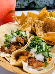 Tacos au poulet maison : la recette facile pour un festin convivial