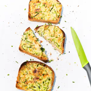 Tartines à la Courgette et au Cheddar : Une Recette Simple et Savoureuse