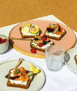 Tartines Smørrebrød au Fromage Cottage : Nos Recettes Fraîches et Créatives