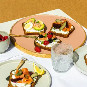 Tartines Smørrebrød au Fromage Cottage : Nos Recettes Fraîches et Créatives