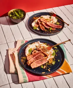 Thon Grillé, Labneh au Citron et Dukka aux Amandes : Un Plat Rapide et Rafraîchissant