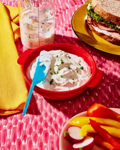 Trempette et tartinade passe-partout au yogourt