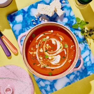 Velouté de légumes rôtis à la feta et au basilic